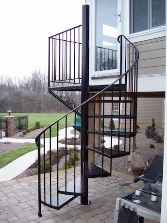 Cầu thang sắt xoắn ốc