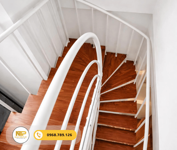 Cầu thang sắt hộp hiện đại