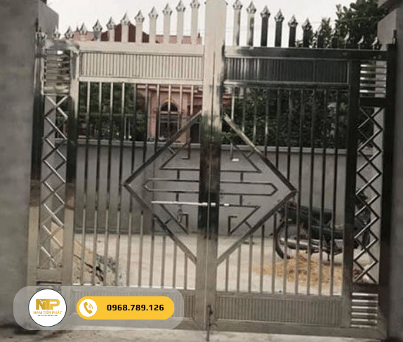 Cửa cổng sắt nhà cấp 4