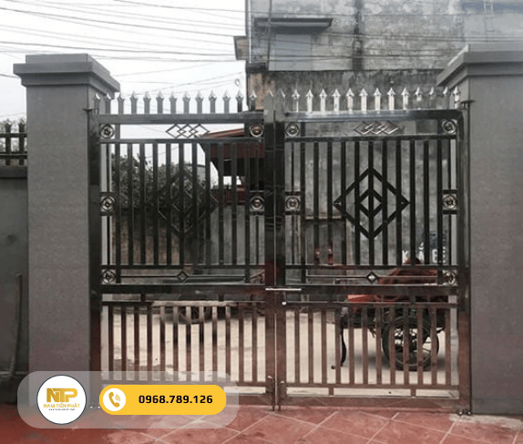 Cửa cổng sắt 2 cánh