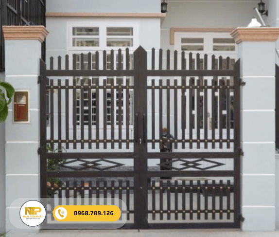 Cửa cổng sắt nhà cấp 4