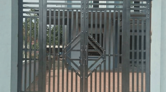 Làm cửa cổng sắt giá rẻ