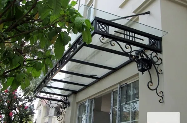 Mái che sắt trước nhà