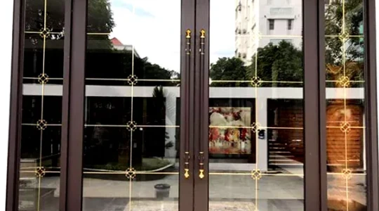 Báo giá thi công nhôm kính