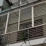 Khung sắt bảo vệ ban công