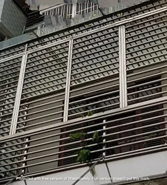 Khung sắt bảo vệ ban công