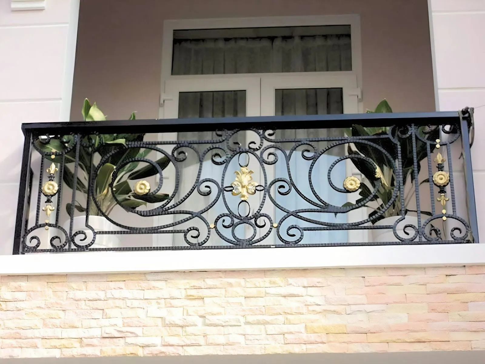 Lan can sắt mỹ thuật