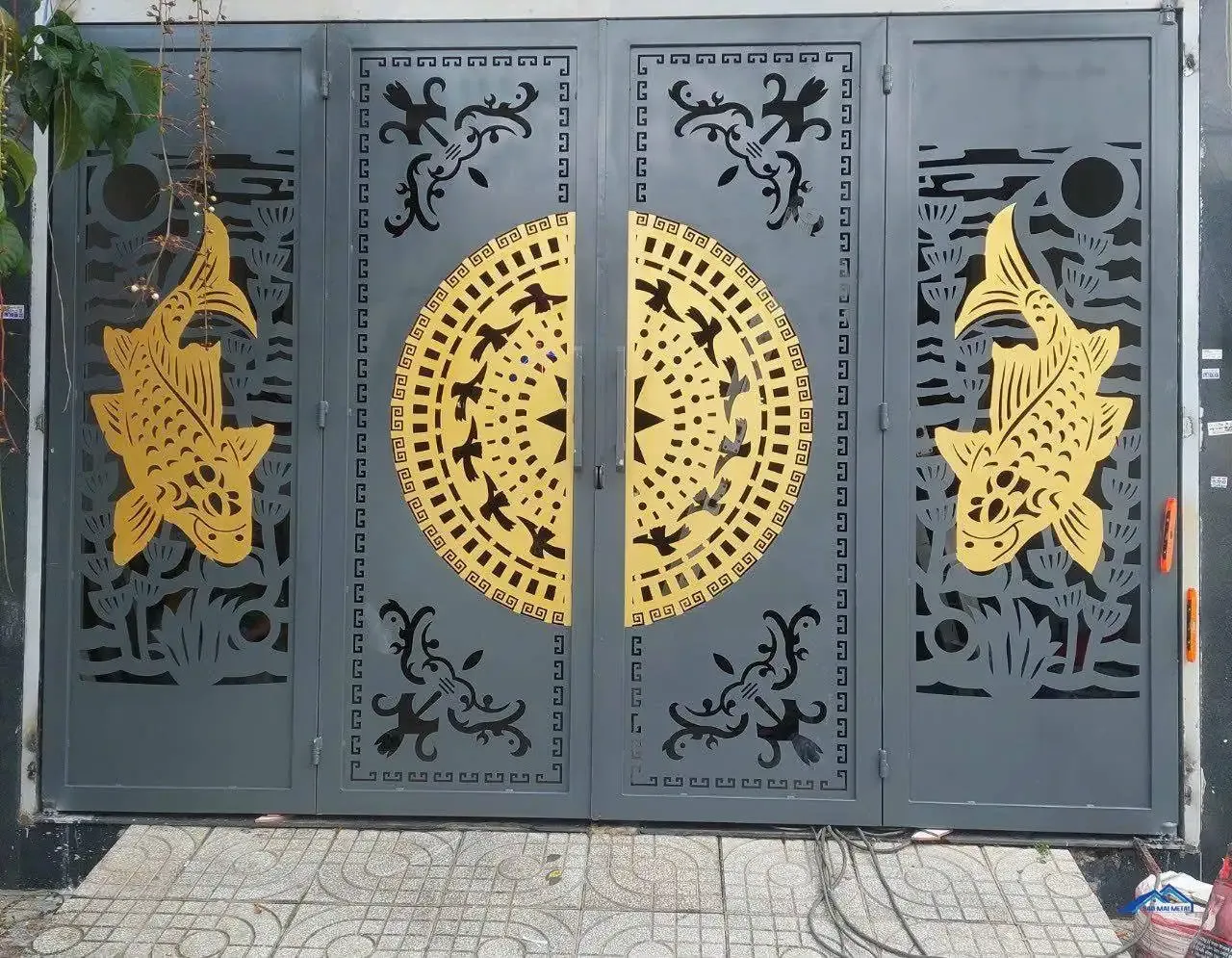 Nên làm cửa cổng sắt loại nào